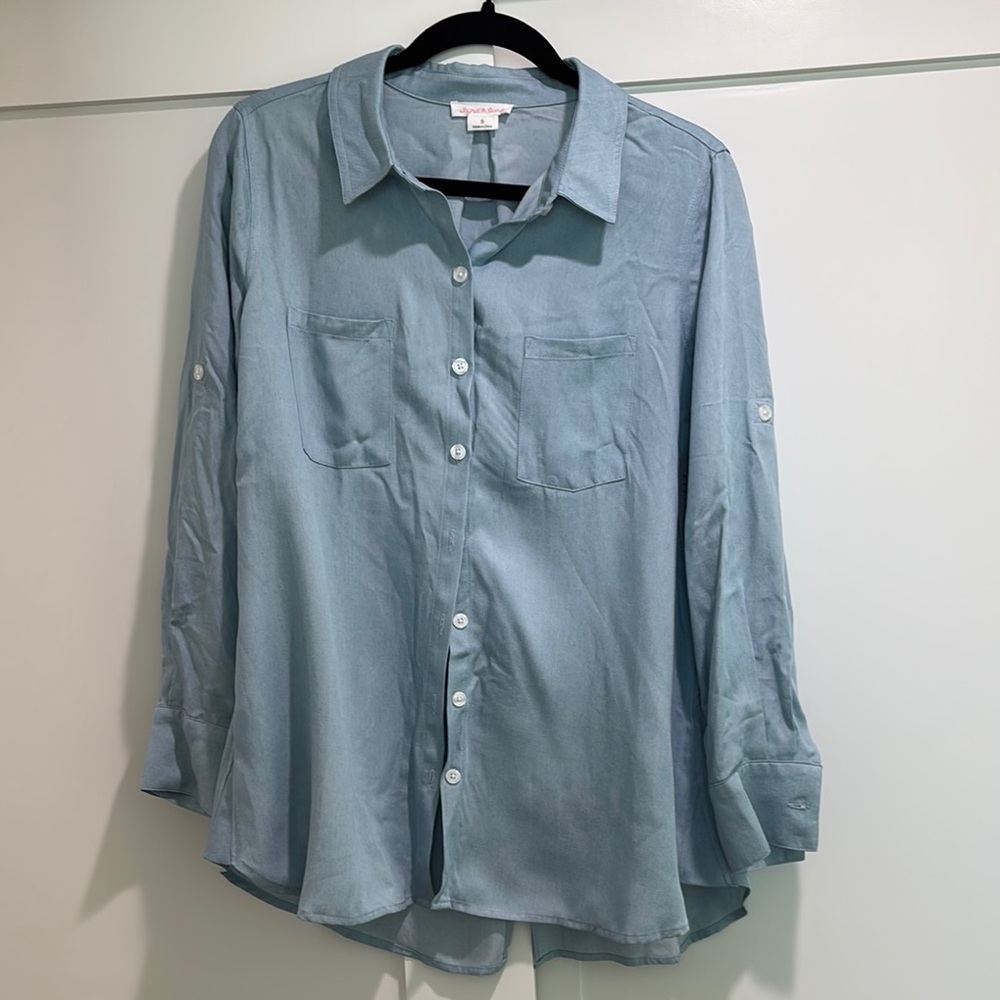 Ingrid & Isabel Button-Up Maternity Shirt Size S